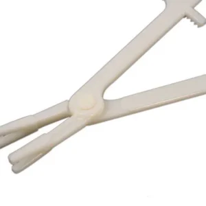 PINZA MONOUSO TRIANGOLARE APERTA STERILE.